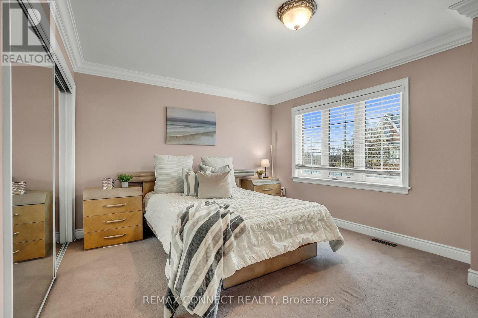 5 Terceira Circle, Toronto, Ontario  M6N 5J3 - Photo 12 - W13085726