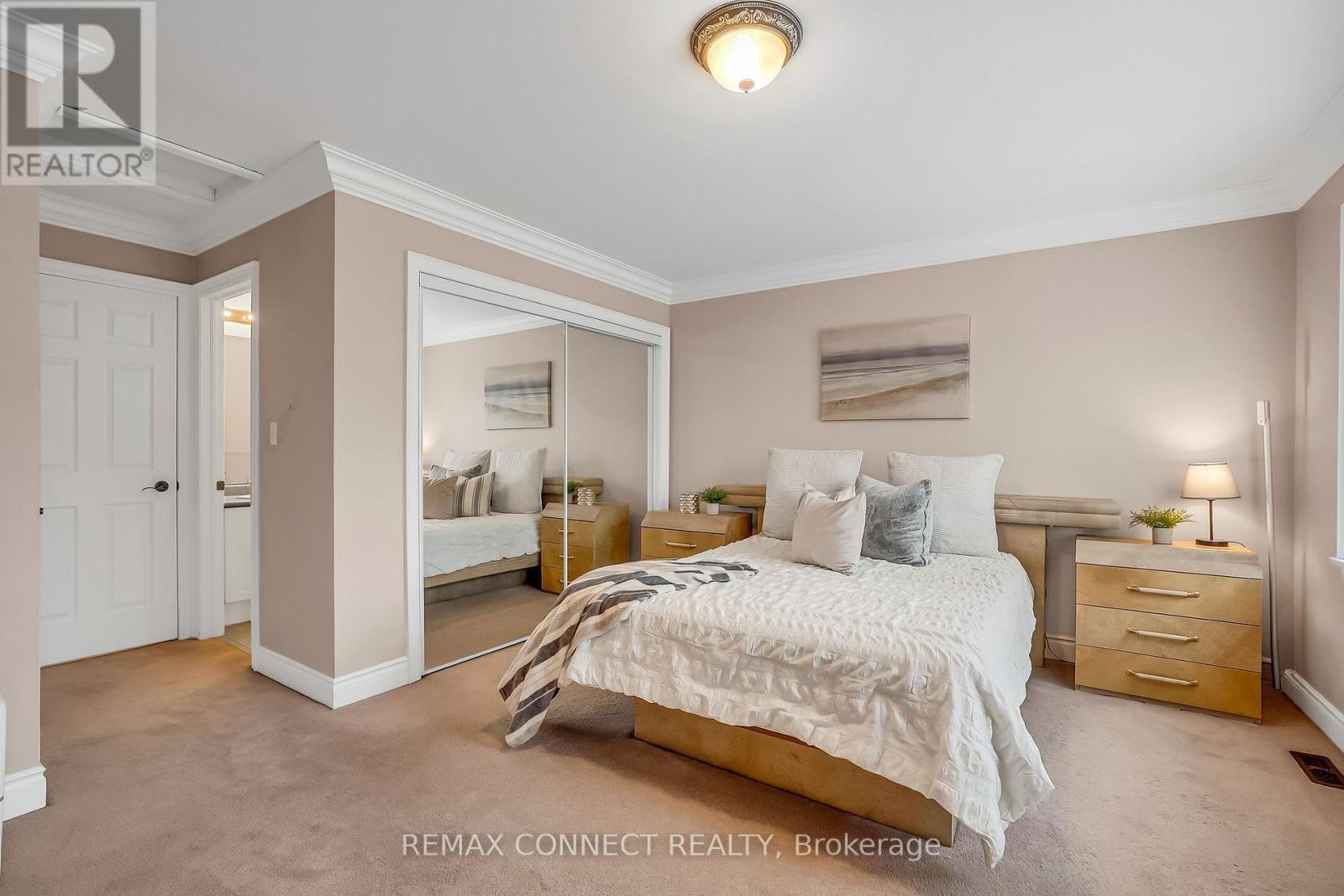 5 Terceira Circle, Toronto, Ontario  M6N 5J3 - Photo 13 - W13085726