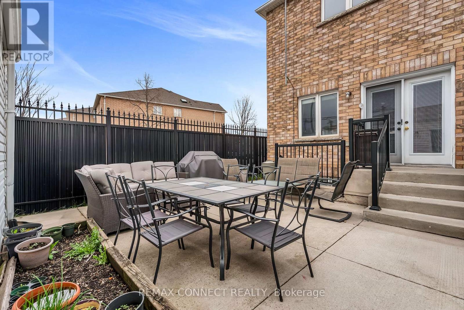 5 Terceira Circle, Toronto, Ontario  M6N 5J3 - Photo 18 - W13085726