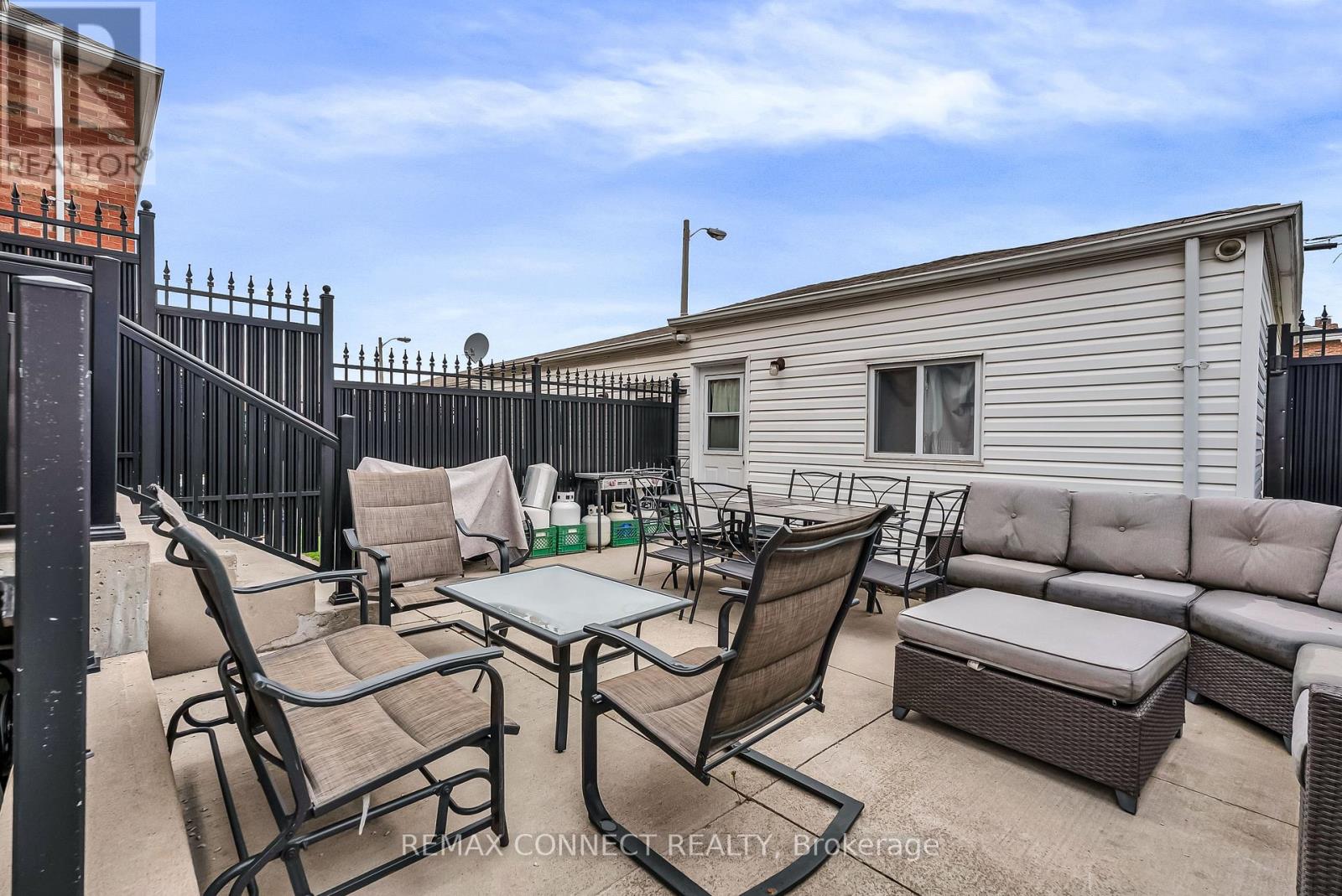 5 Terceira Circle, Toronto, Ontario  M6N 5J3 - Photo 19 - W13085726