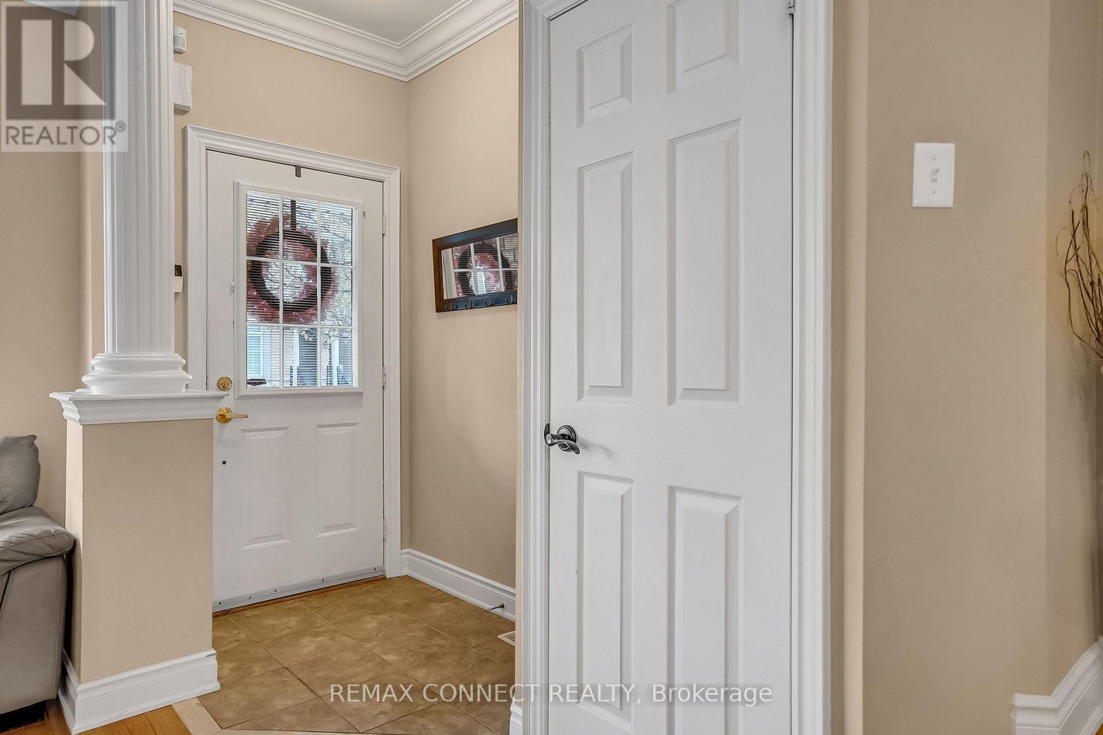 5 Terceira Circle, Toronto, Ontario  M6N 5J3 - Photo 2 - W13085726