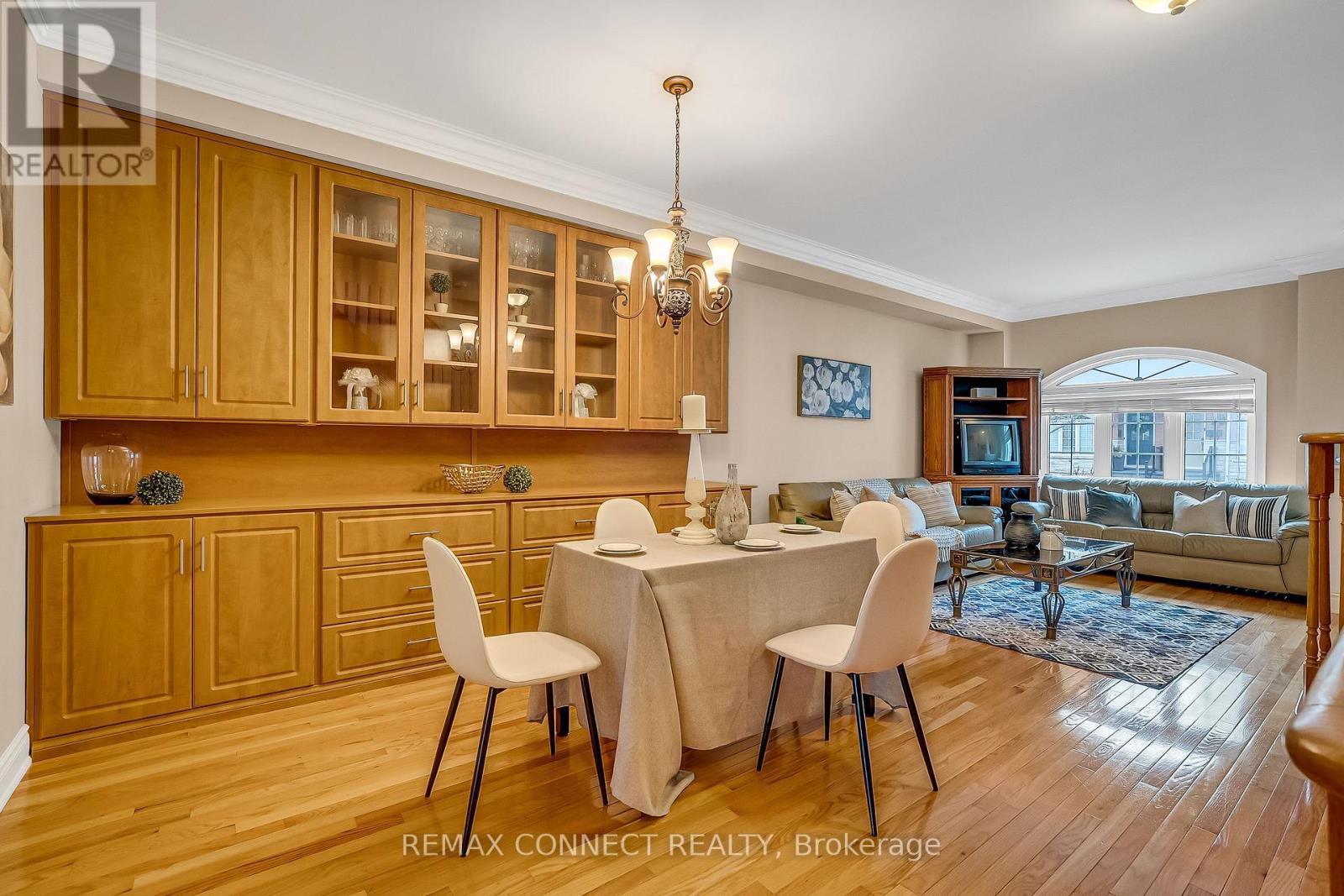 5 Terceira Circle, Toronto, Ontario  M6N 5J3 - Photo 8 - W13085726