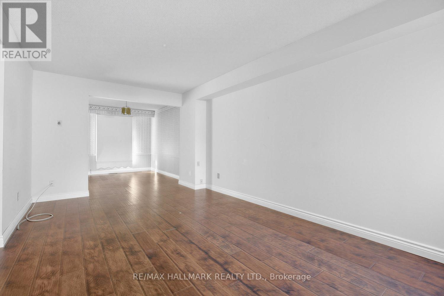 16 Shelbourne Court, Brampton, Ontario  L6Z 1C2 - Photo 3 - W13085752