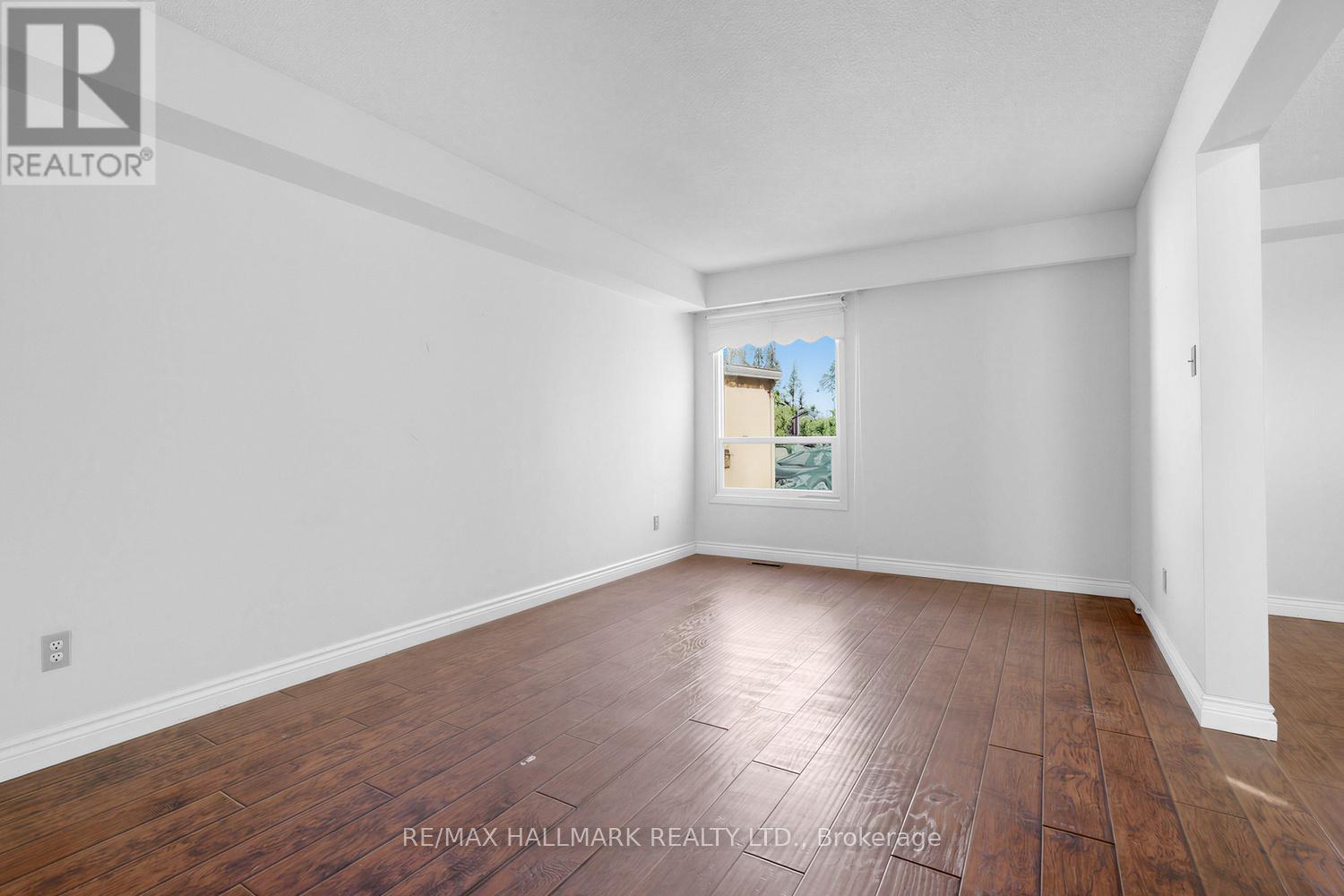 16 Shelbourne Court, Brampton, Ontario  L6Z 1C2 - Photo 4 - W13085752