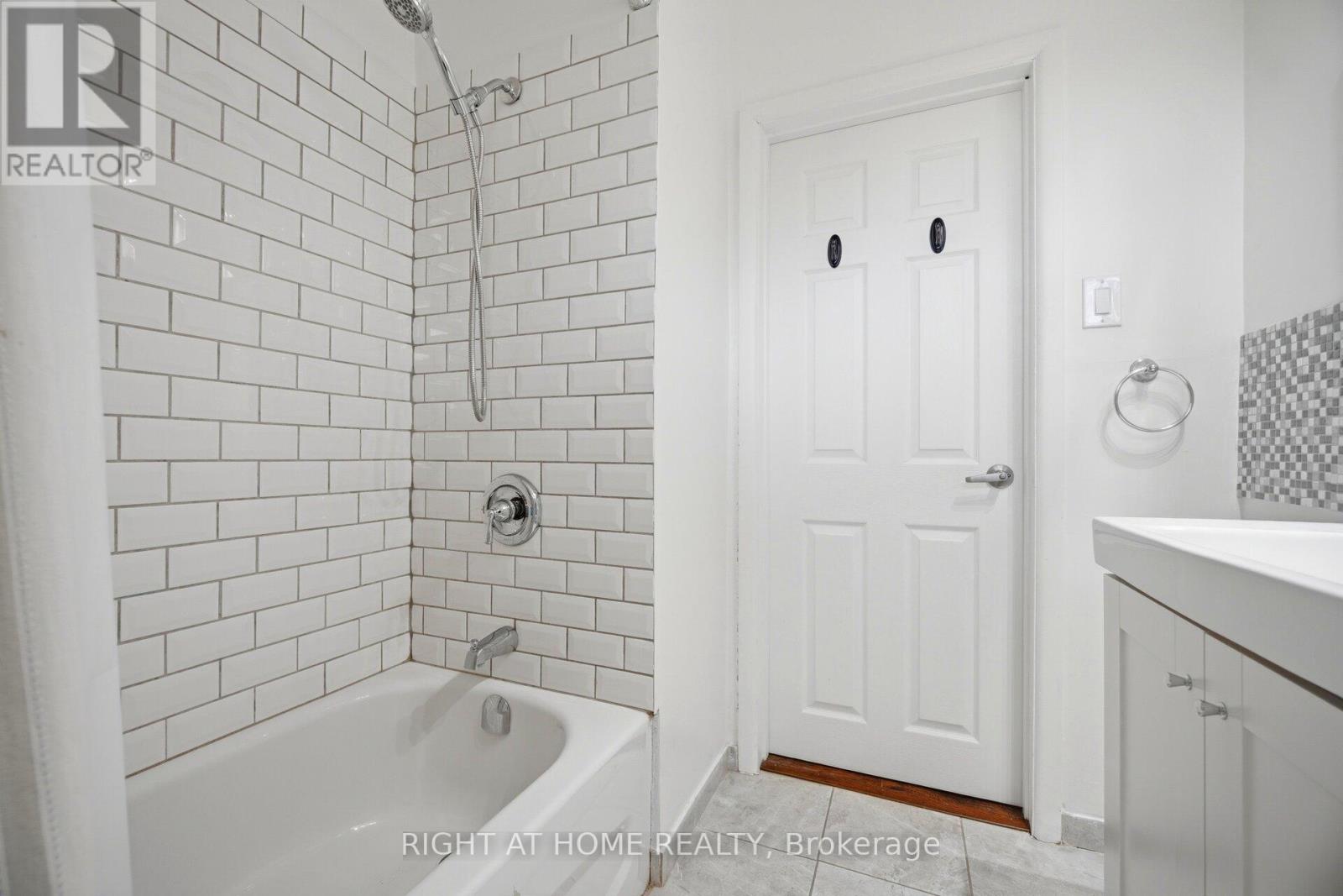 1461 Moss Glen Road, Burlington, Ontario  L7P 2C2 - Photo 28 - W13085794