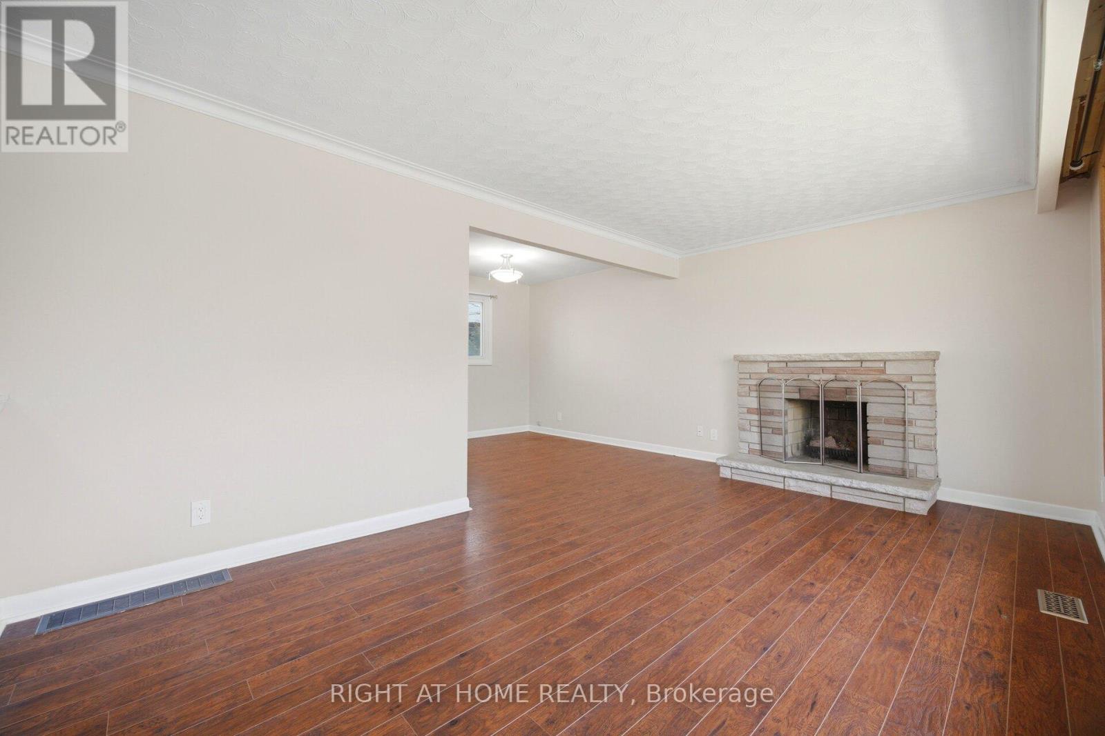 1461 Moss Glen Road, Burlington, Ontario  L7P 2C2 - Photo 8 - W13085794