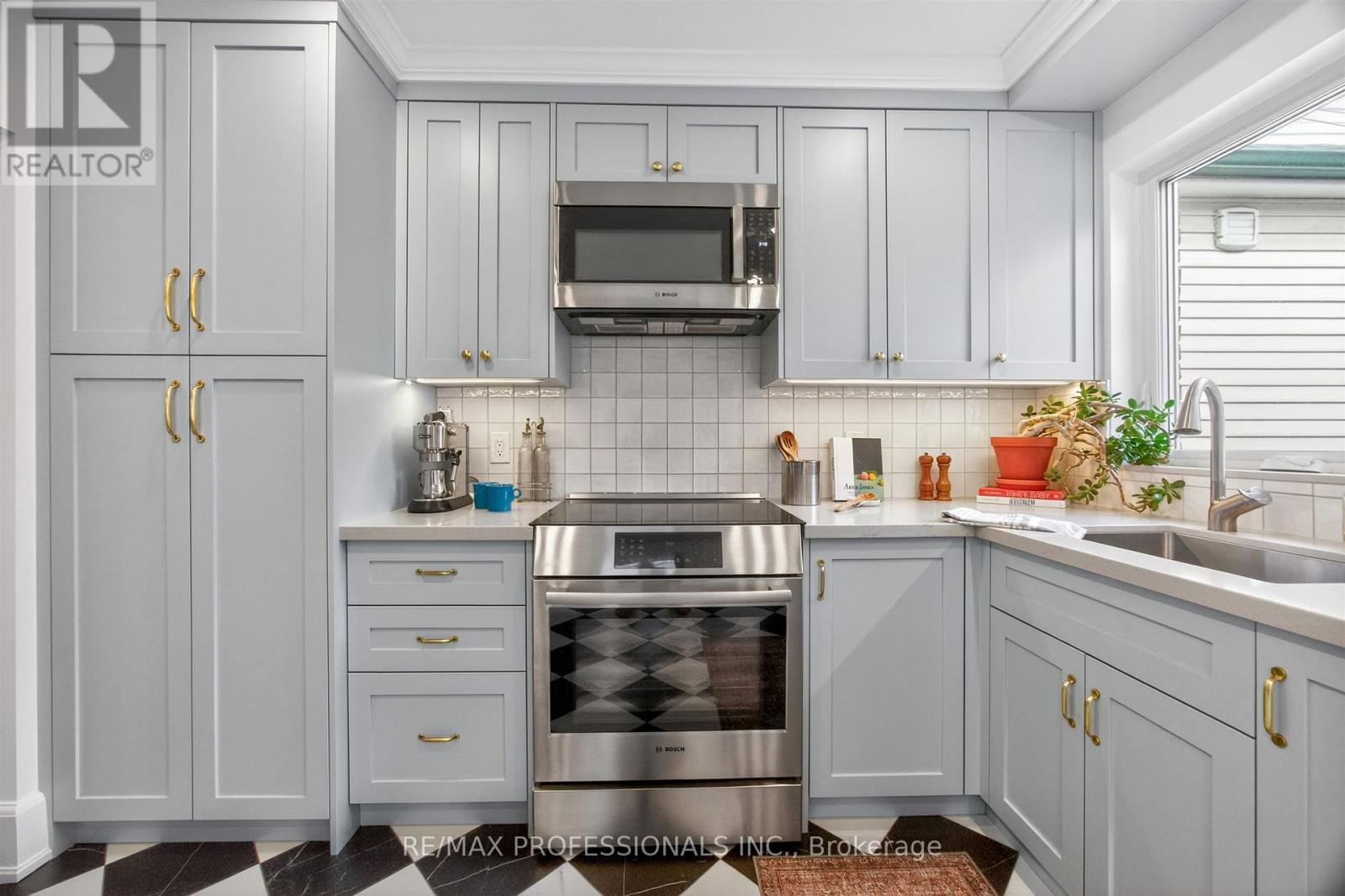 723 Annette Street, Toronto, Ontario  M6S 2E3 - Photo 16 - W13085802