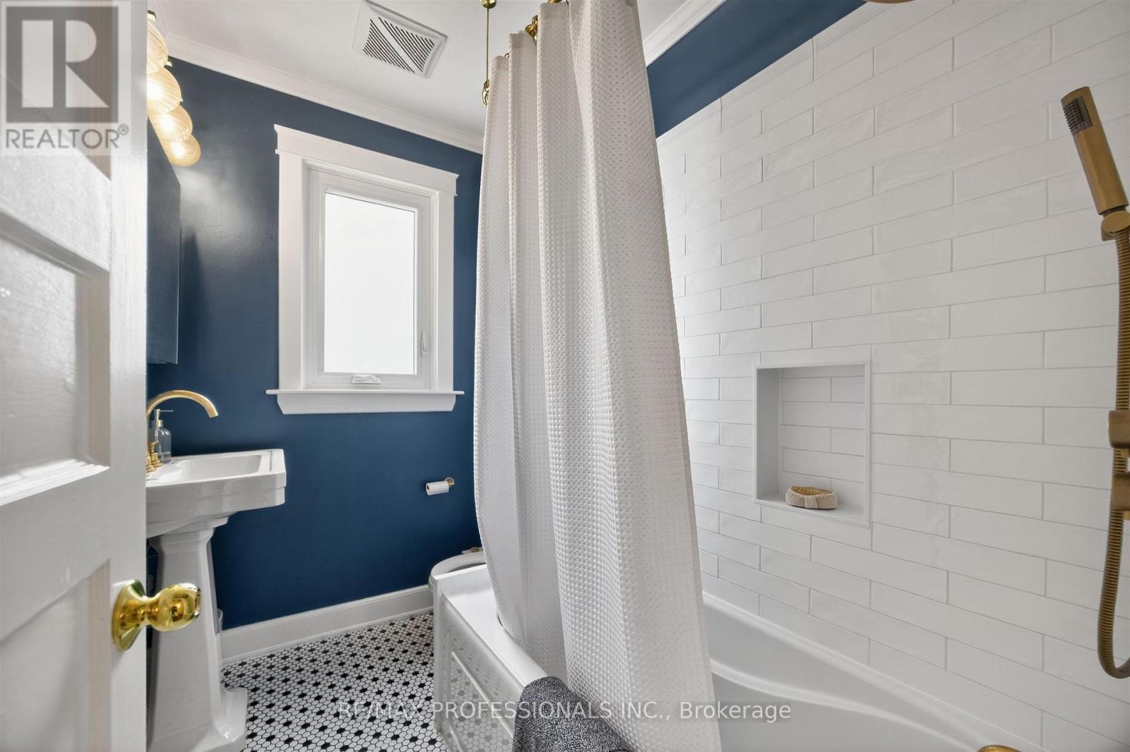 723 Annette Street, Toronto, Ontario  M6S 2E3 - Photo 28 - W13085802
