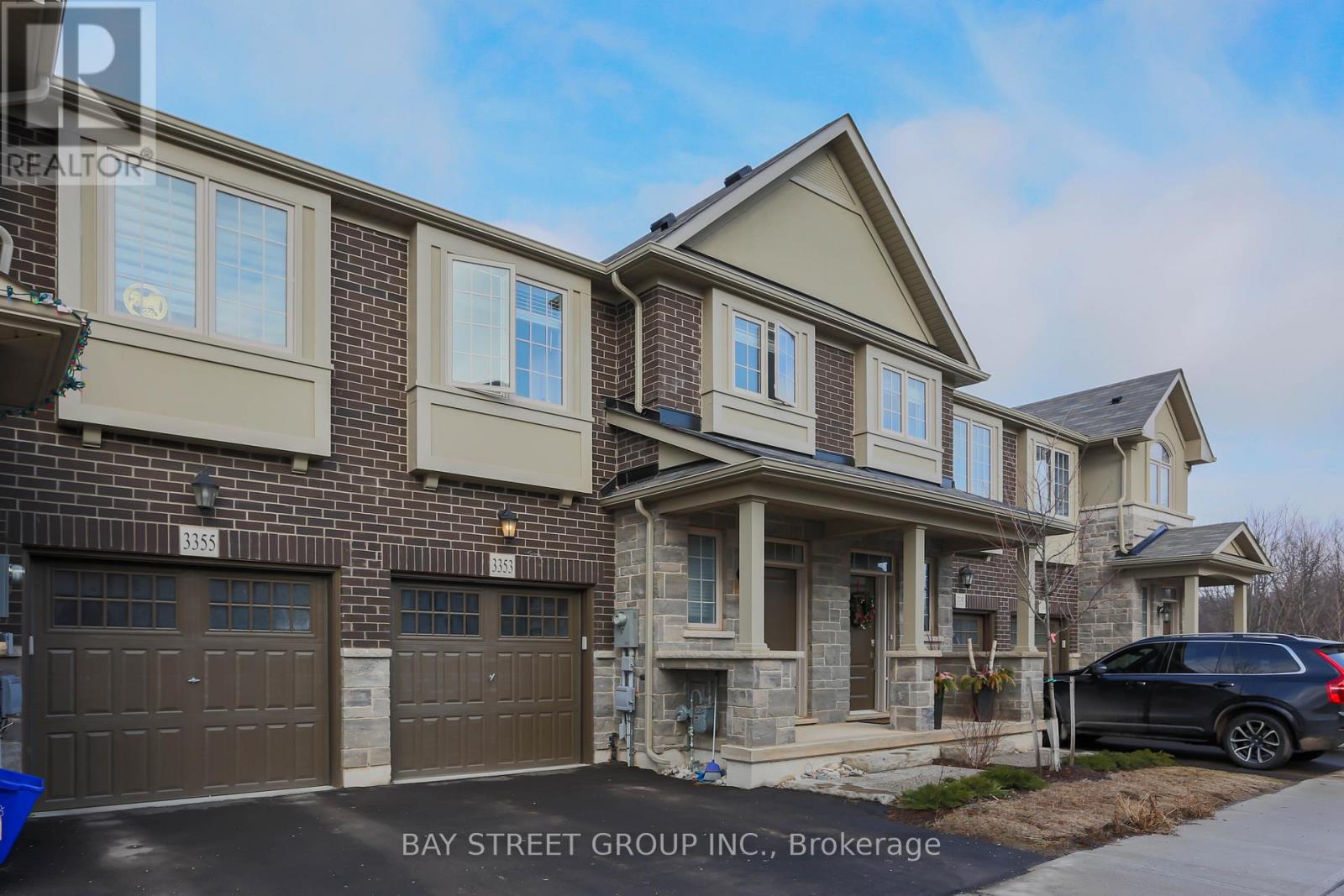 3353 Mockingbird Common Drive, Oakville, Ontario  L6H 7C2 - Photo 2 - W13085812