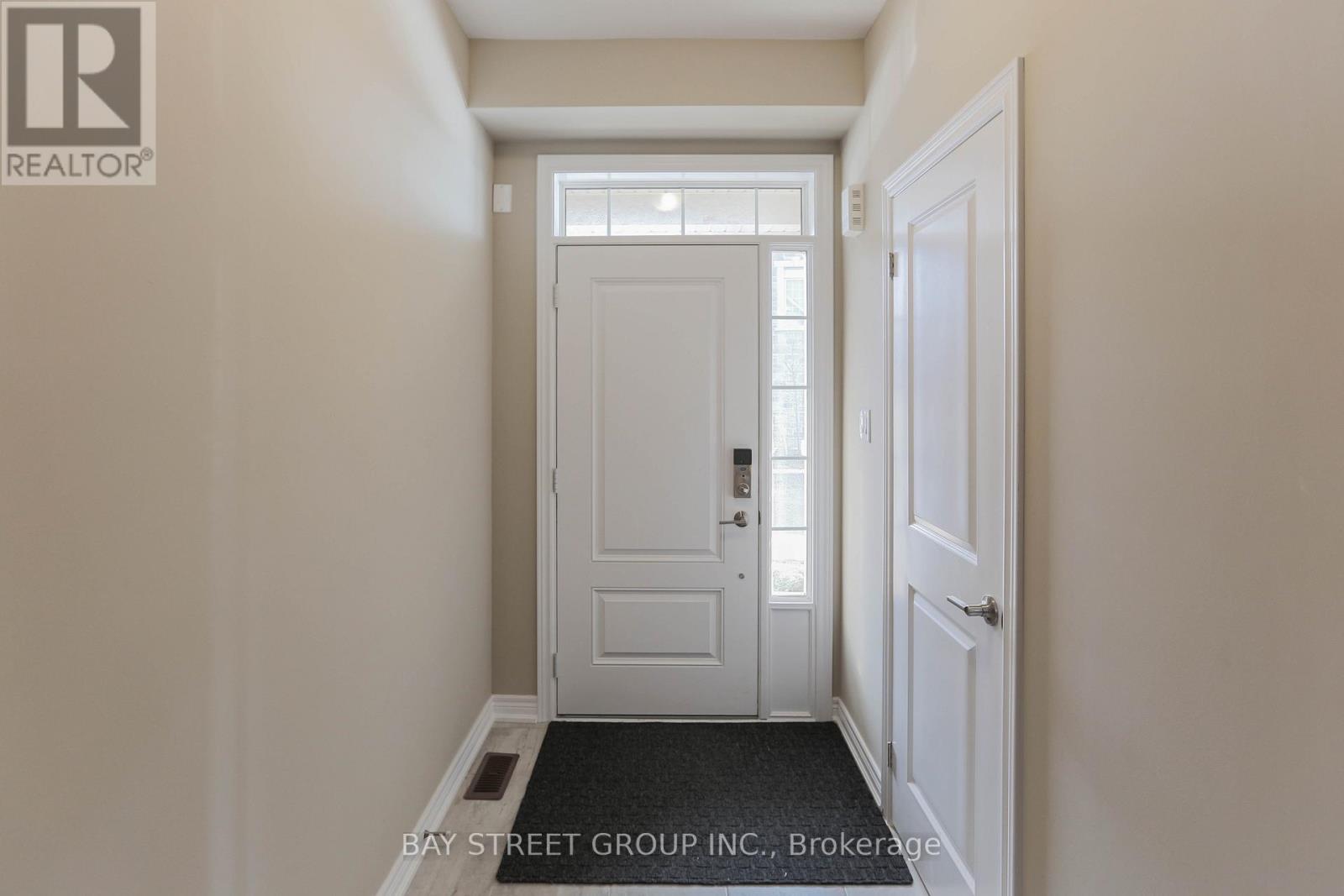 3353 Mockingbird Common Drive, Oakville, Ontario  L6H 7C2 - Photo 4 - W13085812