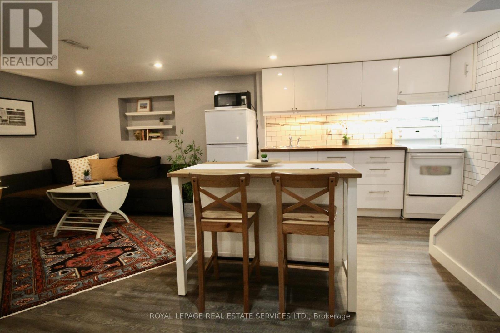 Lower - 170 Fairview Avenue, Toronto, Ontario  M6P 3A5 - Photo 11 - W13085814