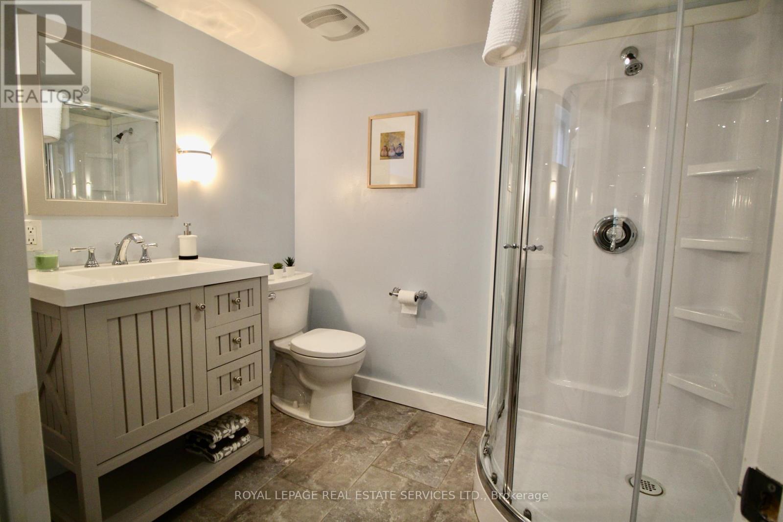 Lower - 170 Fairview Avenue, Toronto, Ontario  M6P 3A5 - Photo 15 - W13085814
