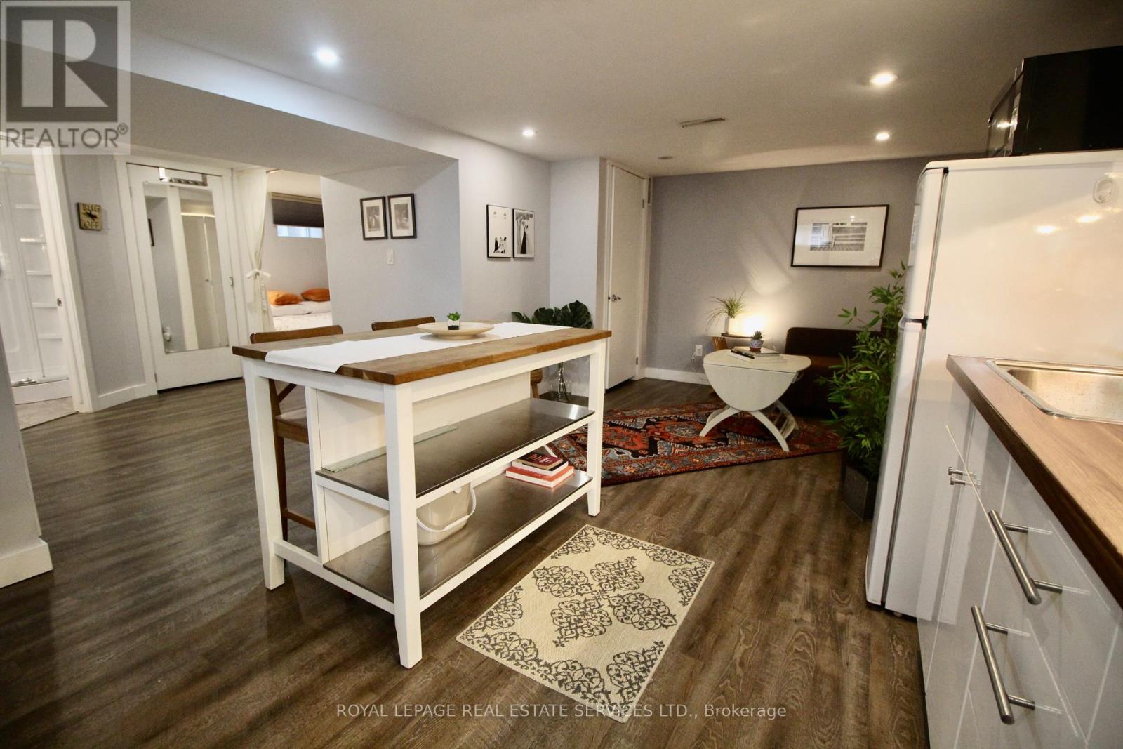 Lower - 170 Fairview Avenue, Toronto, Ontario  M6P 3A5 - Photo 4 - W13085814