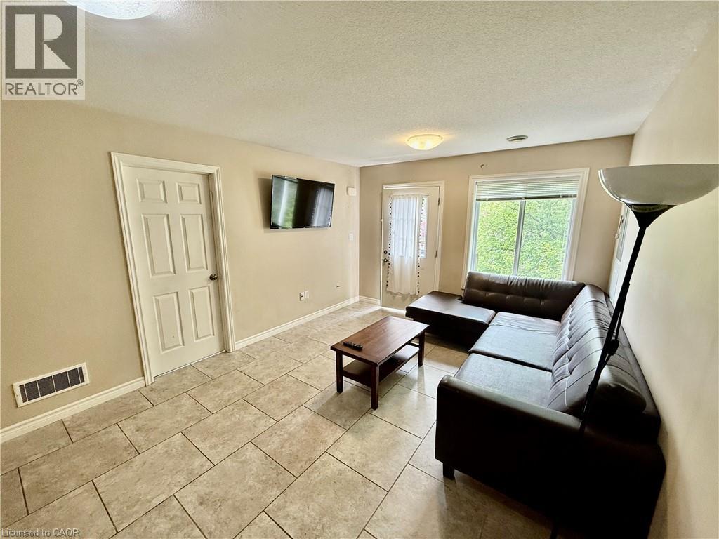 38 Beaufort Street, London, Ontario  N6G 1A8 - Photo 2 - 40827039