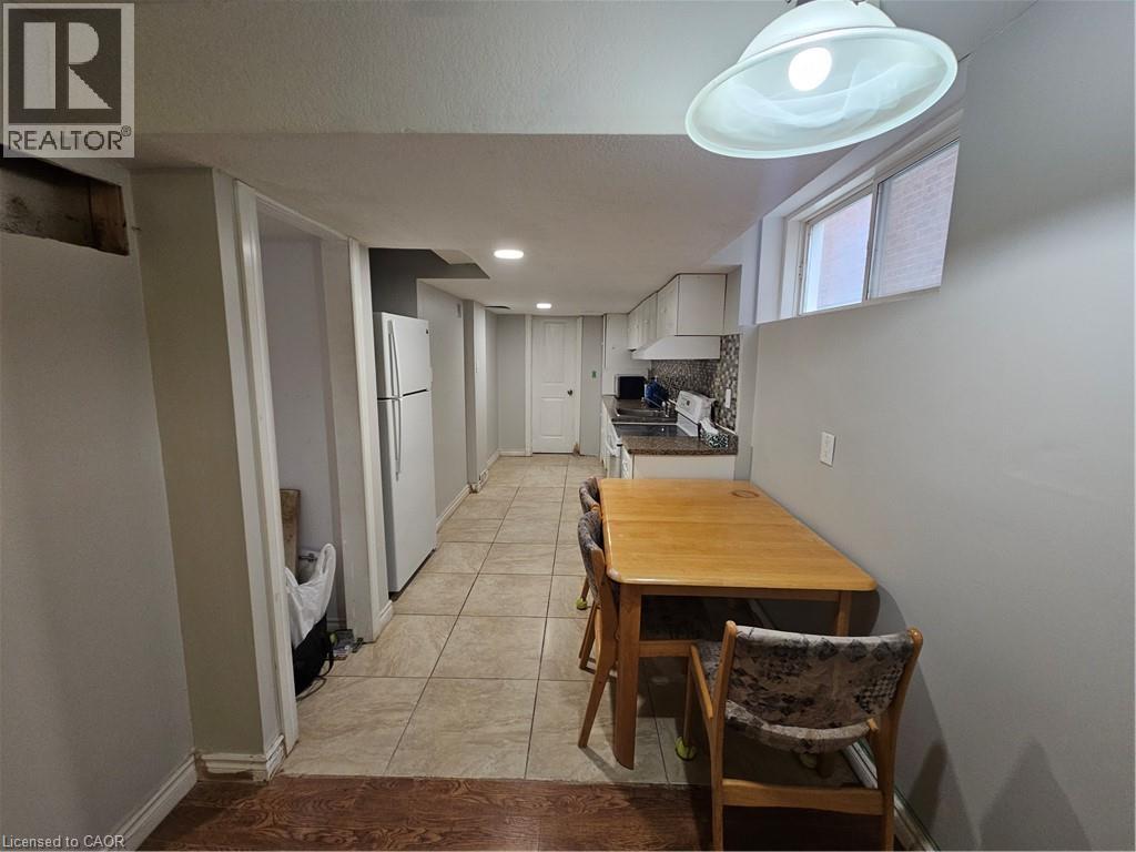 300 Countrystone Crescent Unit# #b, Kitchener, Ontario  N2N 3S2 - Photo 3 - 40825547