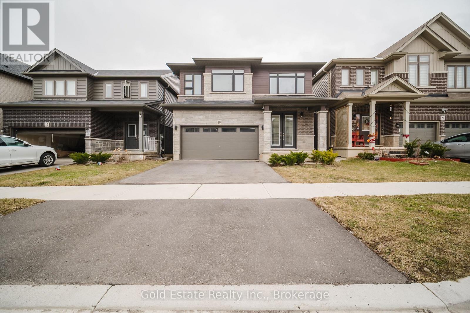 19 MCLAREN AVENUE, Brantford, Ontario