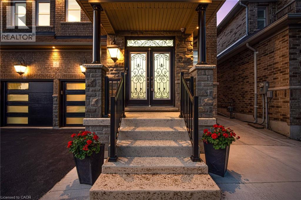 5 Freedom Oaks Trail, Brampton, Ontario  L6P 3L1 - Photo 3 - 40827353