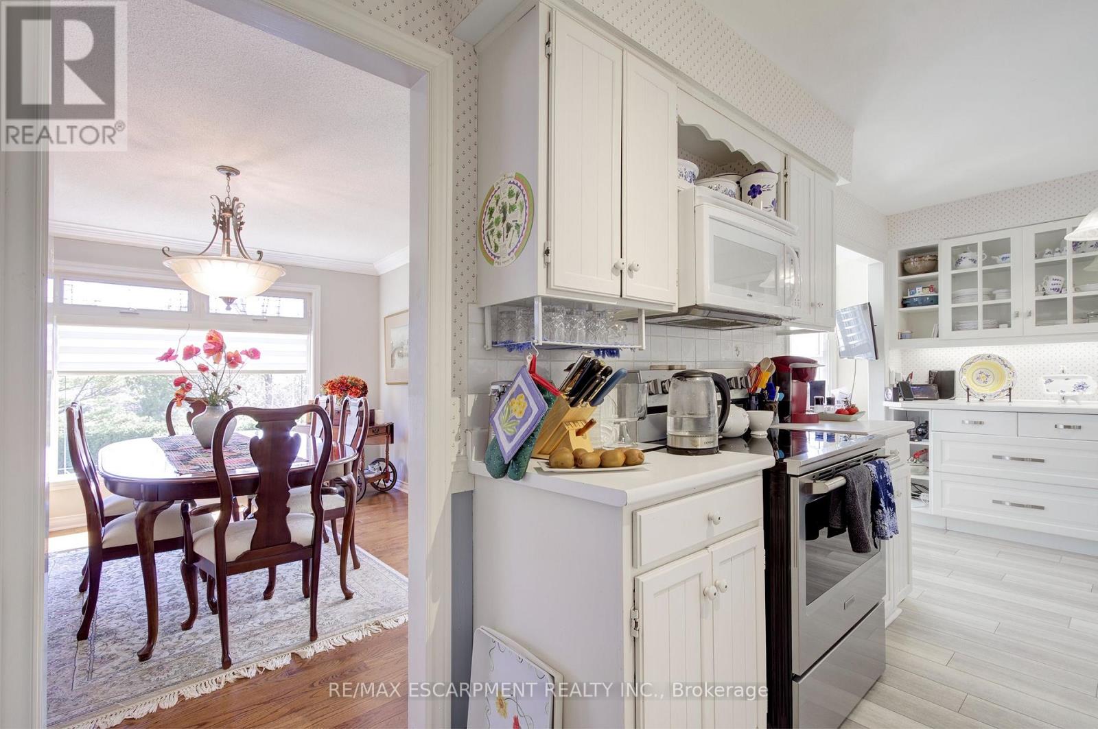 1233 Havendale Boulevard, Burlington, Ontario  L7P 3S1 - Photo 16 - W12990524