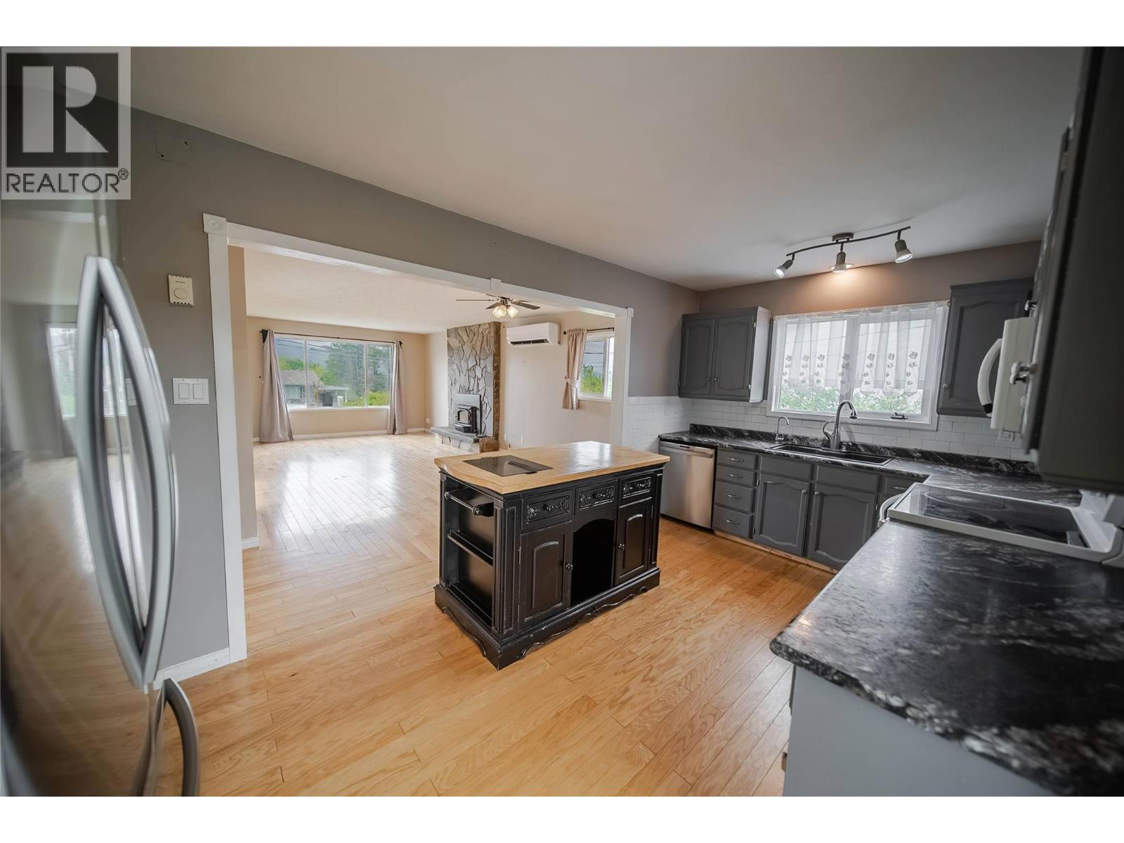 920 22nd Avenue S, Cranbrook, British Columbia  V1C 6Y7 - Photo 6 - 10386043