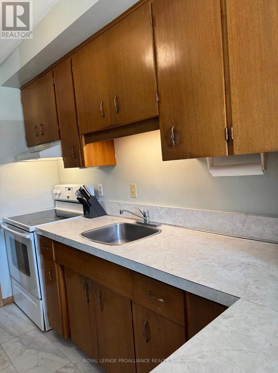 11 Bradley Crescent, Belleville, Ontario  K8N 2L7 - Photo 3 - X13085922