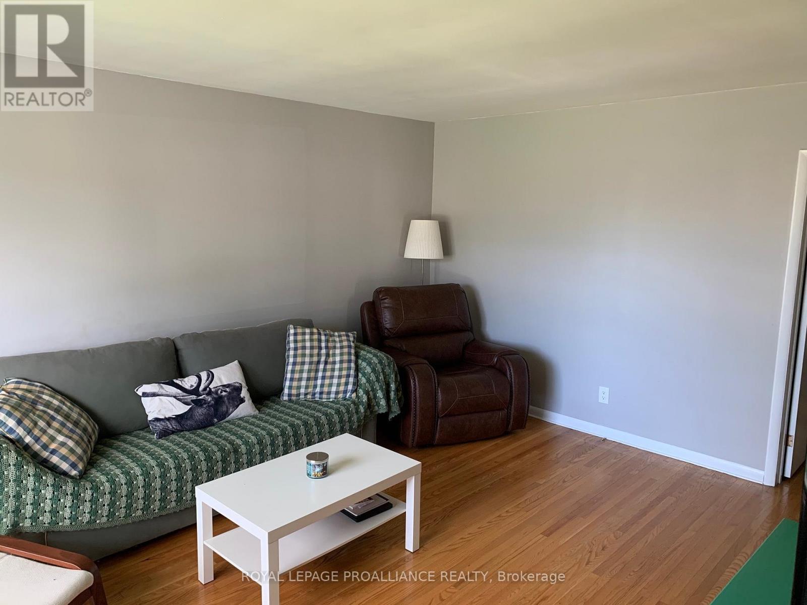 11 Bradley Crescent, Belleville, Ontario  K8N 2L7 - Photo 8 - X13085922