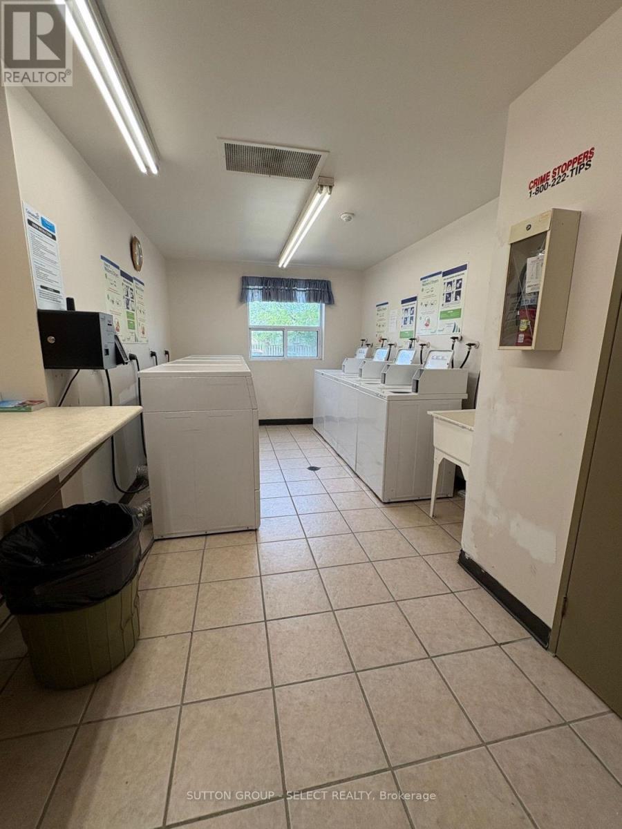 208 - 130 Park Avenue E, Chatham-Kent, Ontario  N7M 3V6 - Photo 3 - X13086062