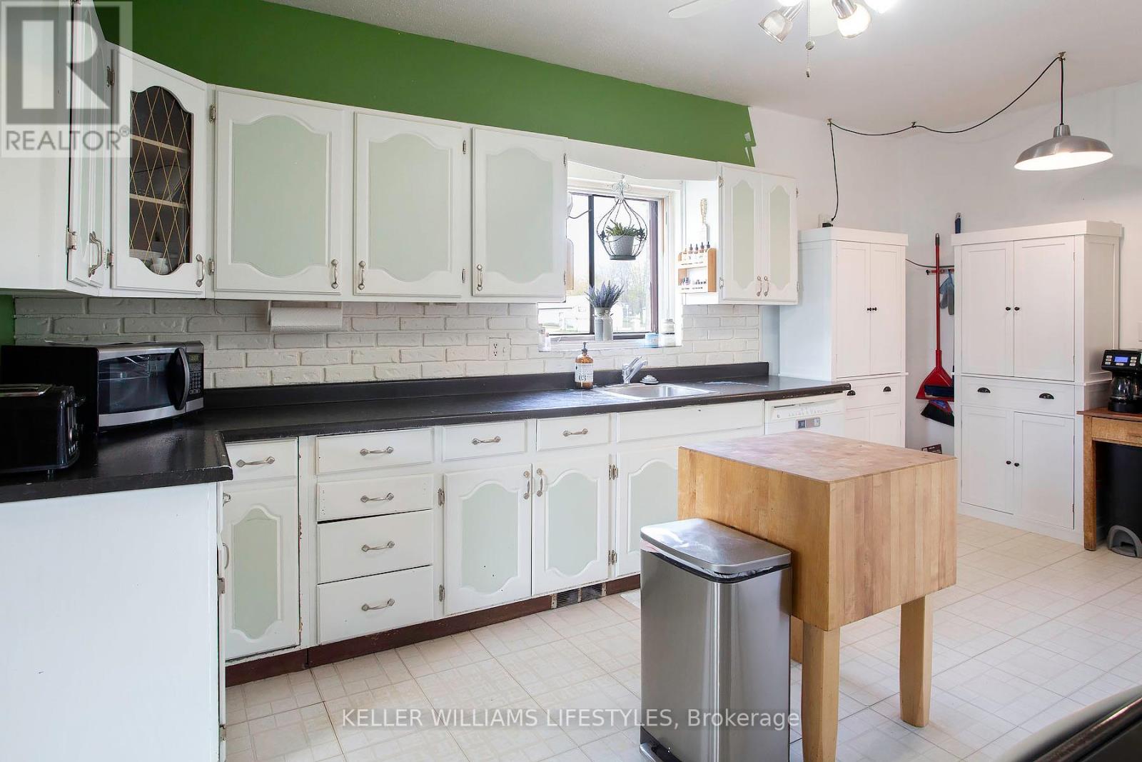264 Upper Queen Street, Thames Centre, Ontario  N0M 2P0 - Photo 7 - X13086088