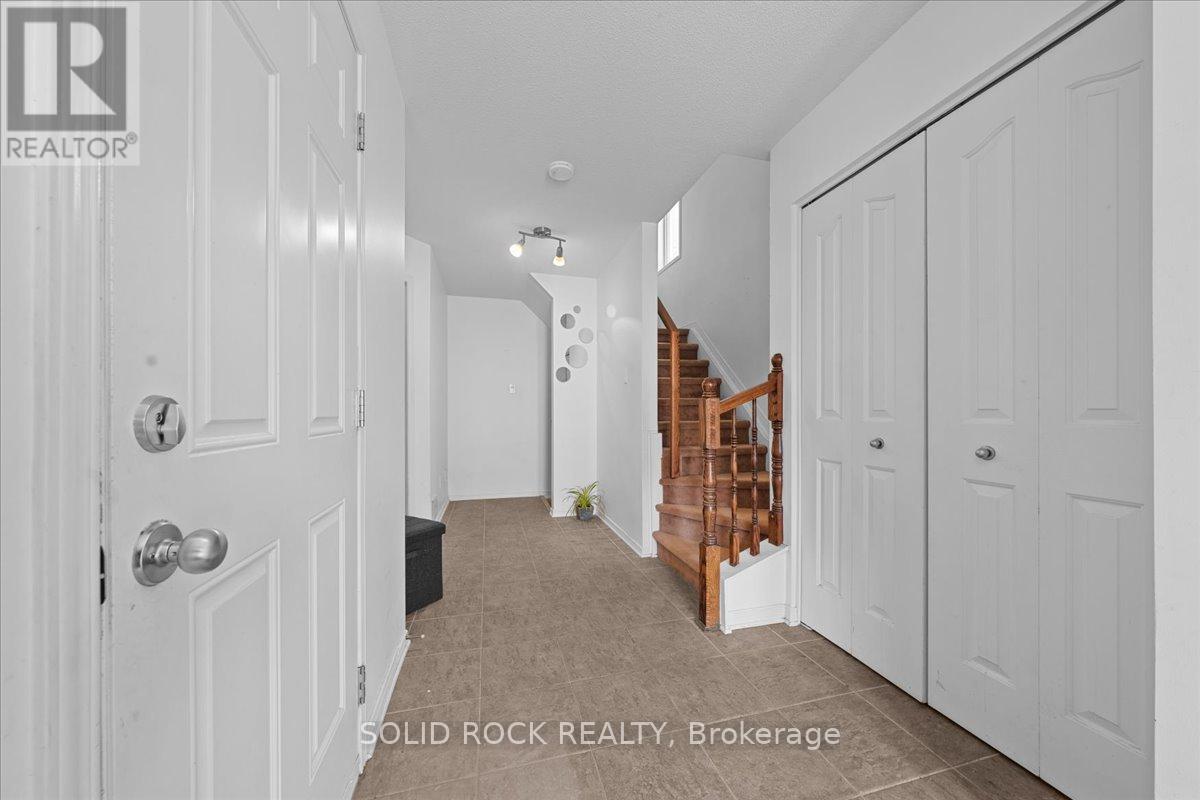 369 Citiplace Drive, Ottawa, Ontario  K2E 0A7 - Photo 3 - X13085892