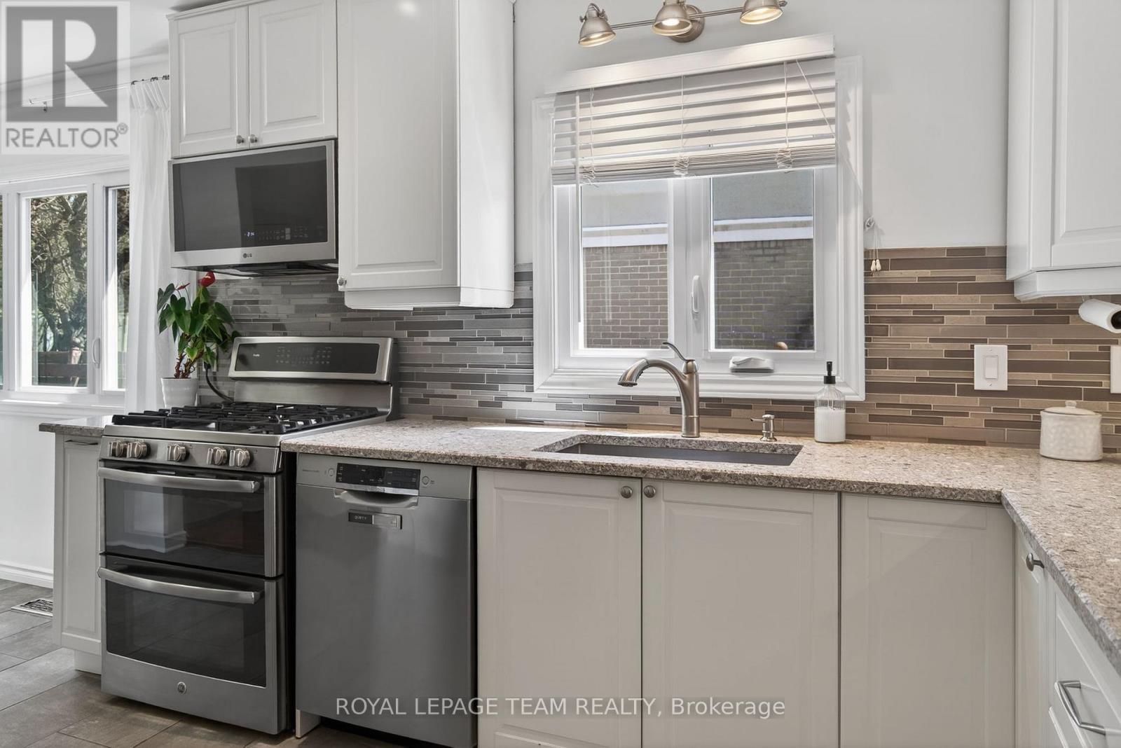 546 Dovercourt Avenue, Ottawa, Ontario  K2A 0V1 - Photo 11 - X13085988