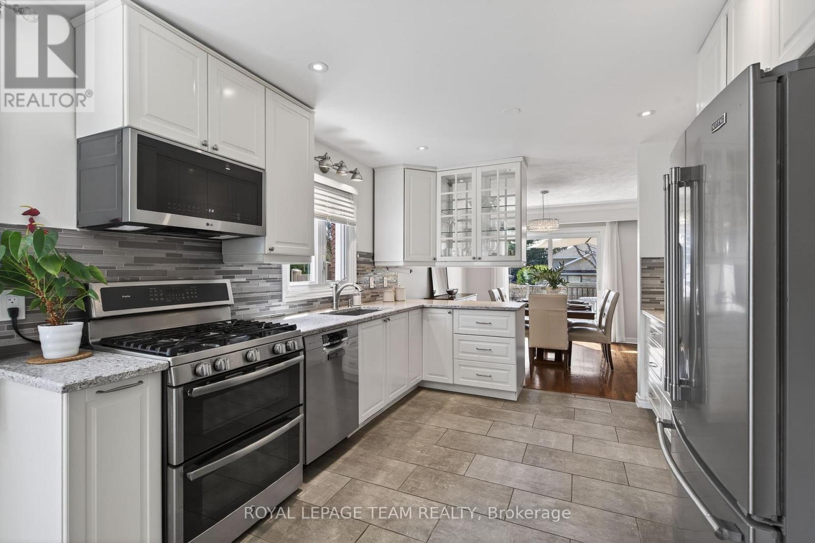 546 Dovercourt Avenue, Ottawa, Ontario  K2A 0V1 - Photo 8 - X13085988