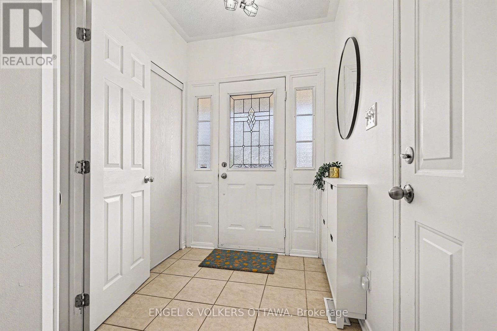 135 Lockhaven Private, Ottawa, Ontario  K2J 5L6 - Photo 4 - X13086014