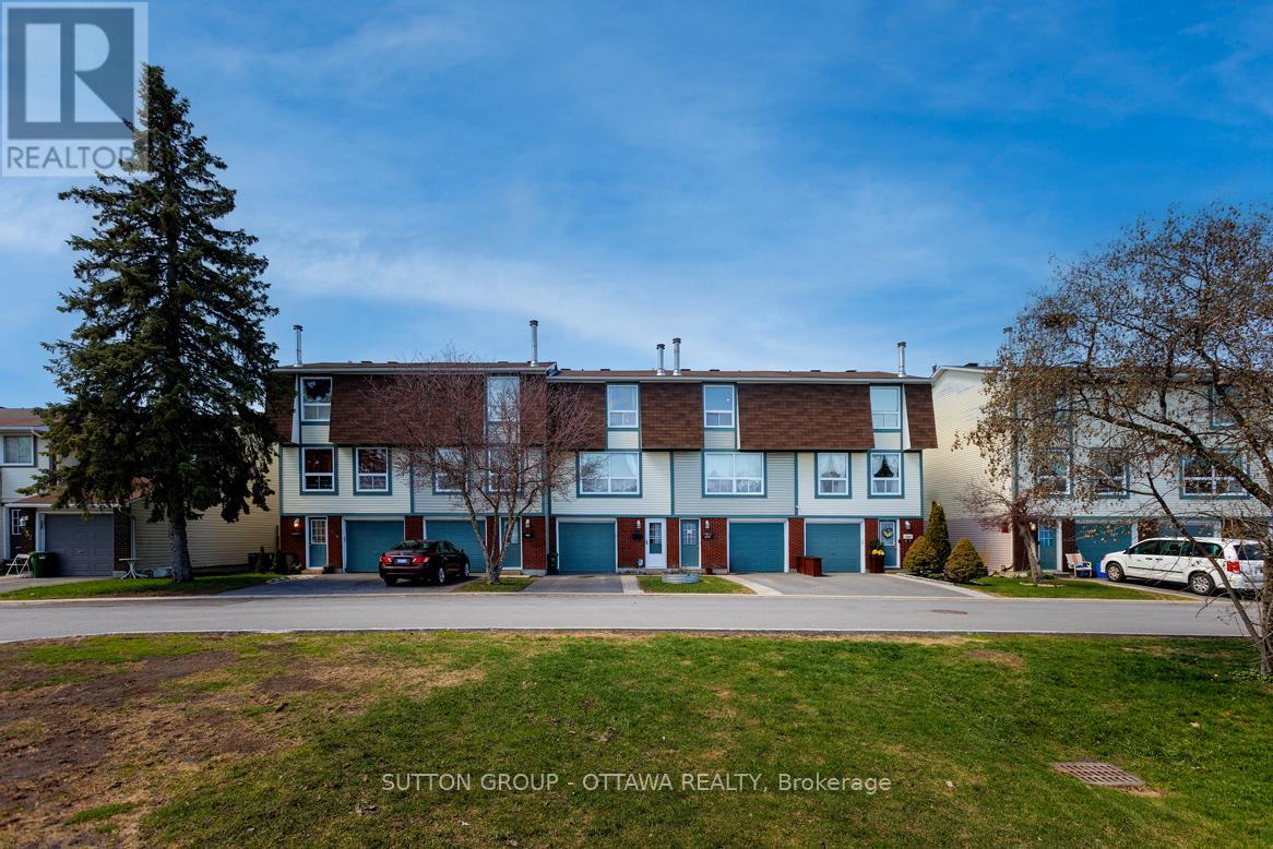 1942 Garden Park Lane, Ottawa, Ontario  K1B 5B2 - Photo 3 - X13086068