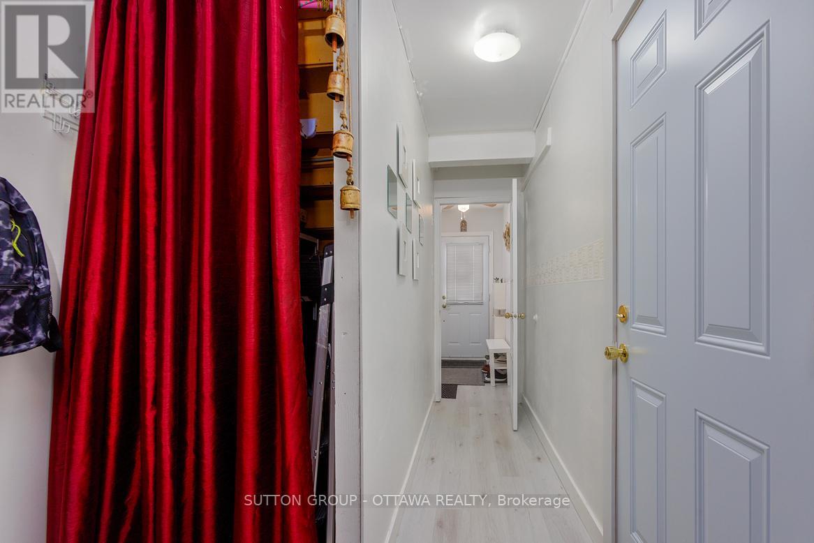 1942 Garden Park Lane, Ottawa, Ontario  K1B 5B2 - Photo 5 - X13086068