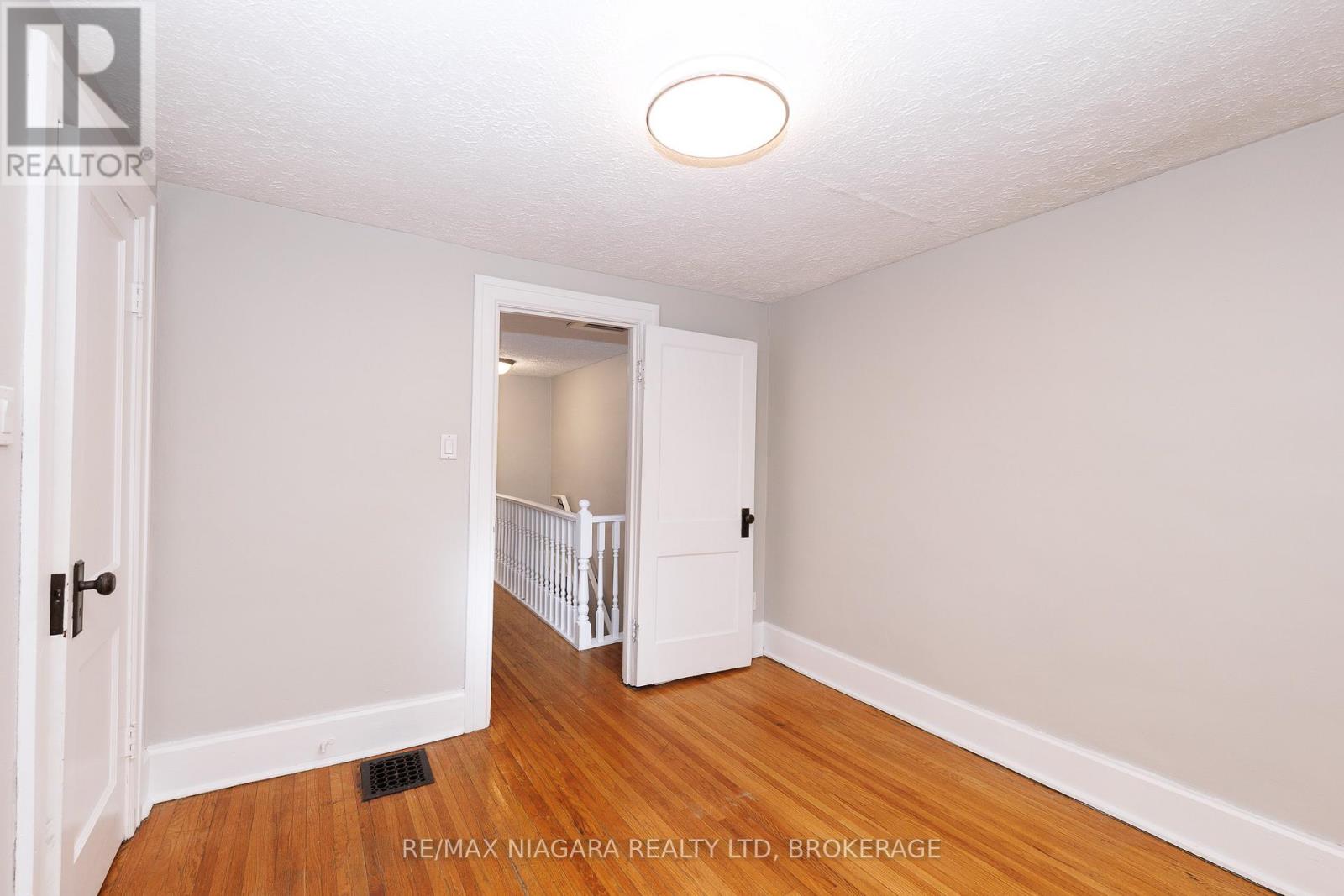 5015 Fifth Avenue, Niagara Falls, Ontario  L2E 4S6 - Photo 25 - X13086104
