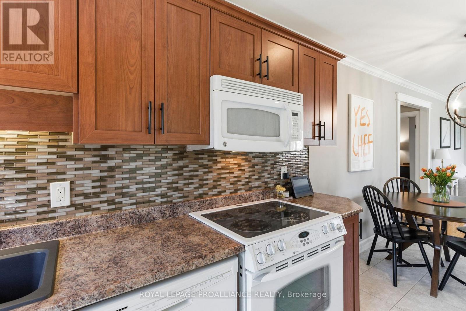 18 Duke Street, Brockville, Ontario  K6V 3J1 - Photo 12 - X13085954