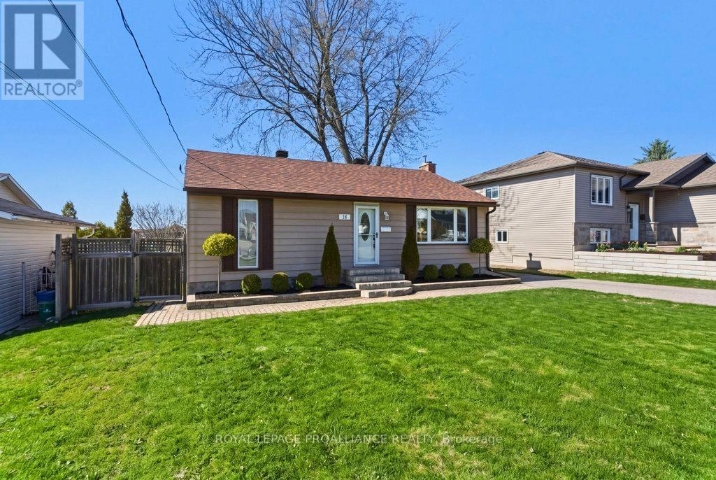 18 Duke Street, Brockville, Ontario  K6V 3J1 - Photo 2 - X13085954