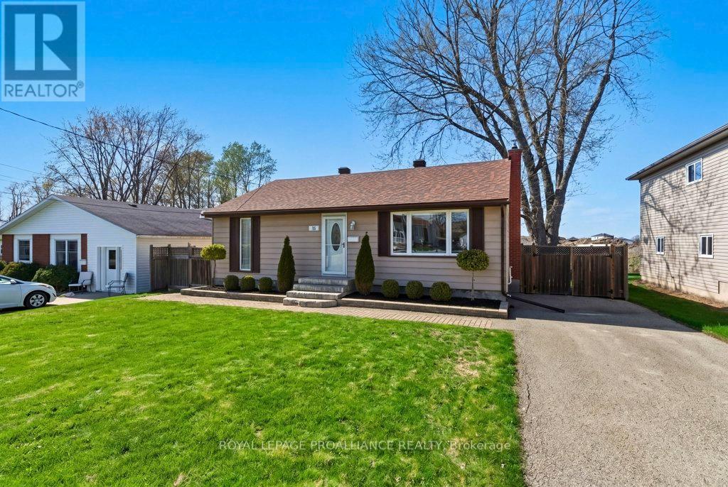 18 Duke Street, Brockville, Ontario  K6V 3J1 - Photo 3 - X13085954