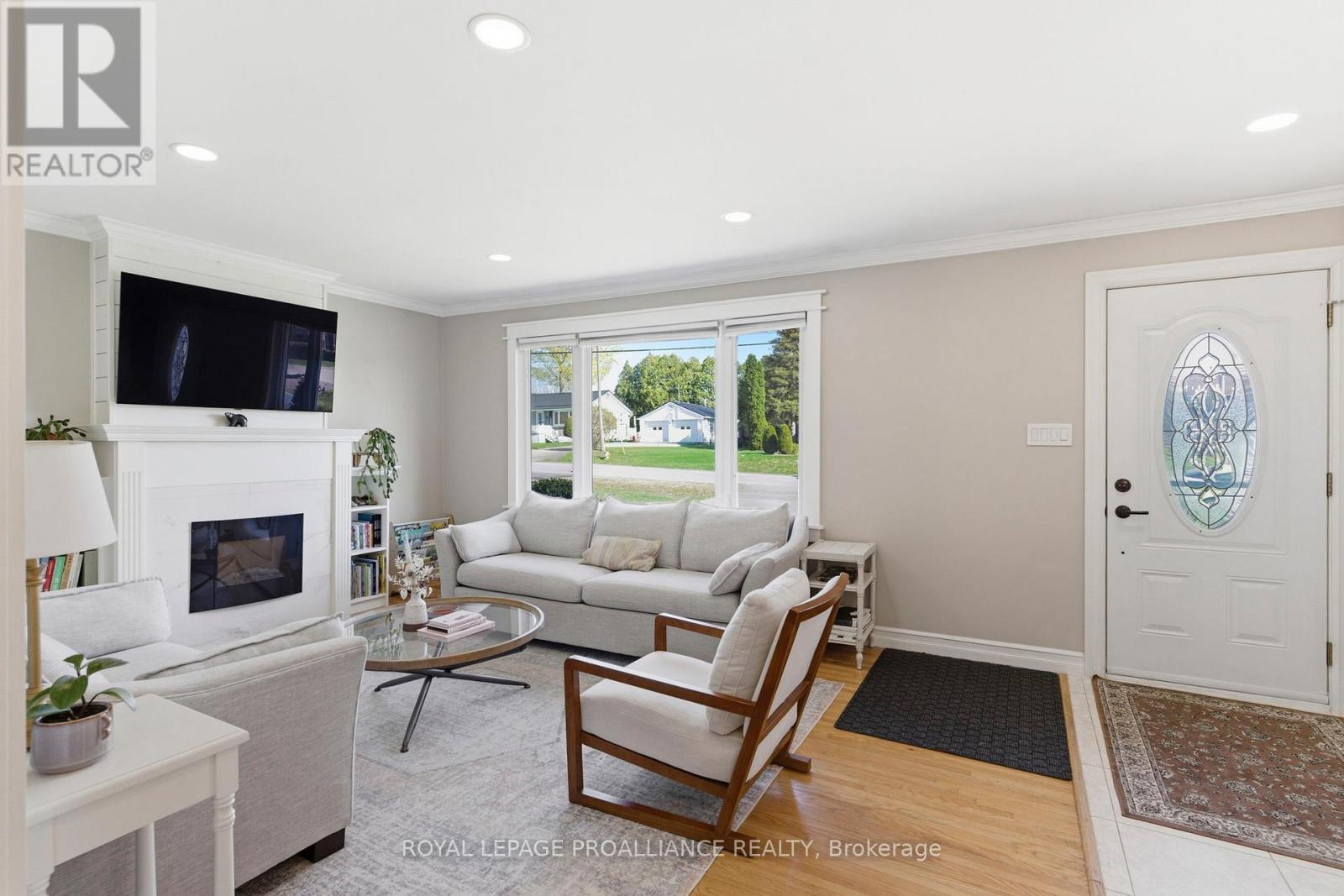 18 Duke Street, Brockville, Ontario  K6V 3J1 - Photo 5 - X13085954