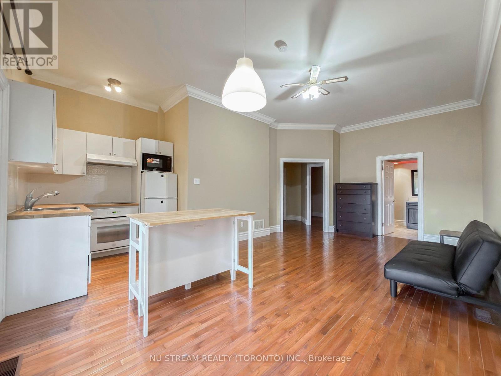72 SNIVELY STREET, Richmond Hill, Ontario
