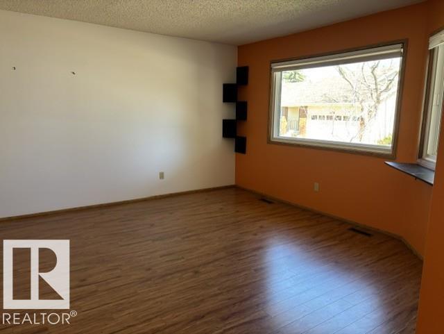 241 Oeming Rd Nw, Edmonton, Alberta  T6R 1M1 - Photo 5 - E4485756