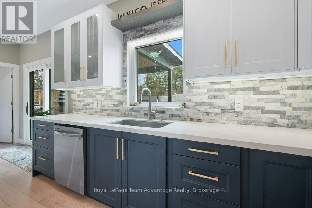 55 Dennis Drive, Parry Sound, Ontario  P2A 2H9 - Photo 9 - X13085982