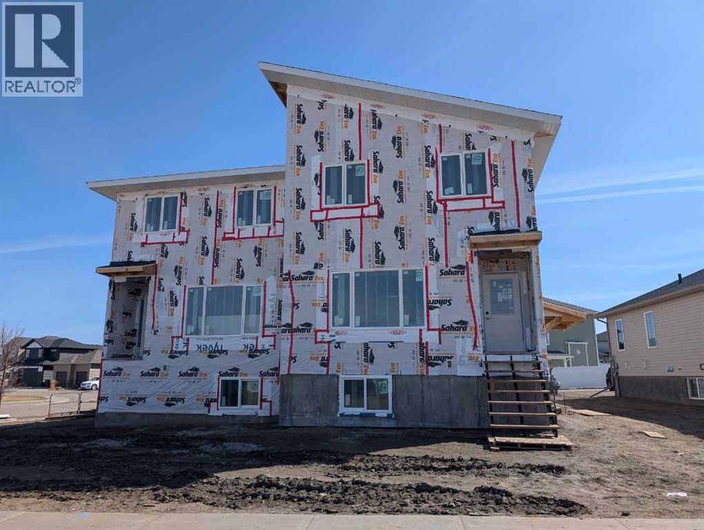 5366 Southlands Drive SE, Medicine Hat, Alberta  T1B 0G4 - Photo 2 - A2299596