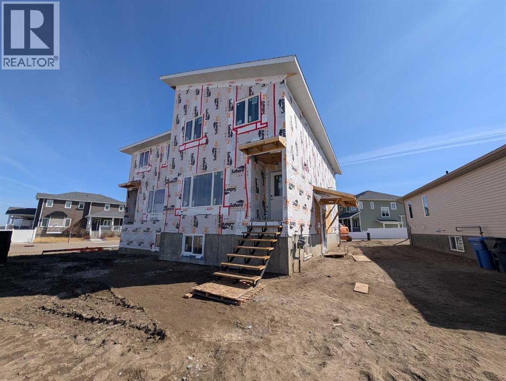 5366 Southlands Drive SE, Medicine Hat, Alberta  T1B 0G4 - Photo 3 - A2299596