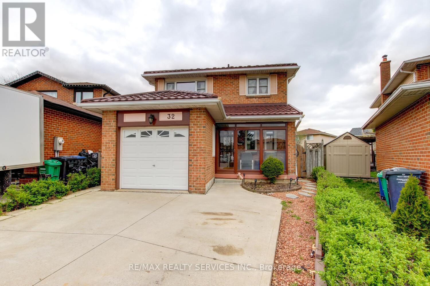 32 HELIOS PLACE, Brampton, Ontario