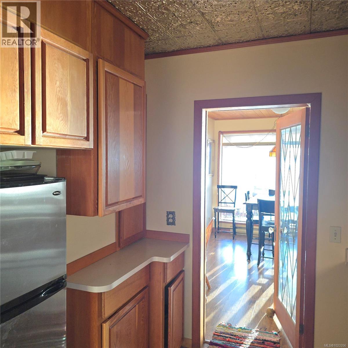 220 1st St, Sointula, British Columbia  V0N 3E0 - Photo 10 - 1023356