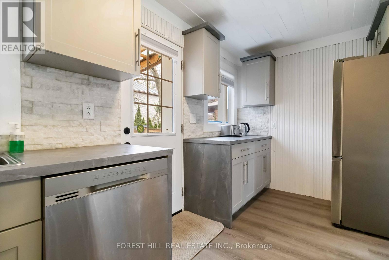 310 Senlac Road, Toronto, Ontario  M2R 1R1 - Photo 3 - C13085904