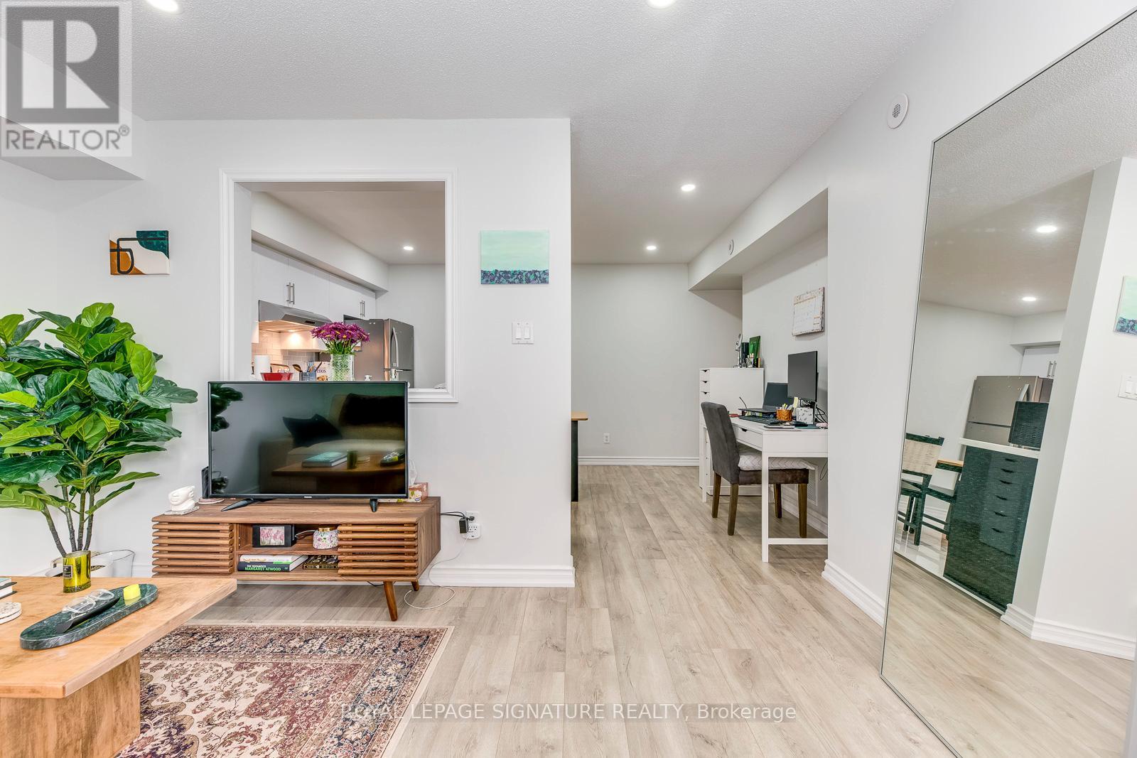 525 - 10 Douro Street, Toronto, Ontario  M6K 3M4 - Photo 5 - C13086084