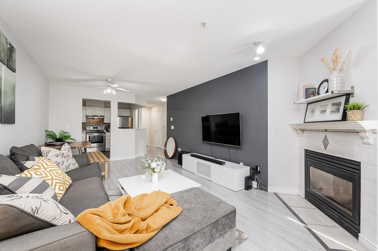 101 5765 GLOVER ROAD, Langley, British Columbia