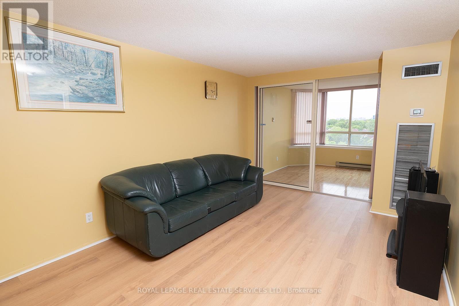 702 - 175 Bamburgh Circle, Toronto, Ontario  M1W 3X8 - Photo 11 - E13085946