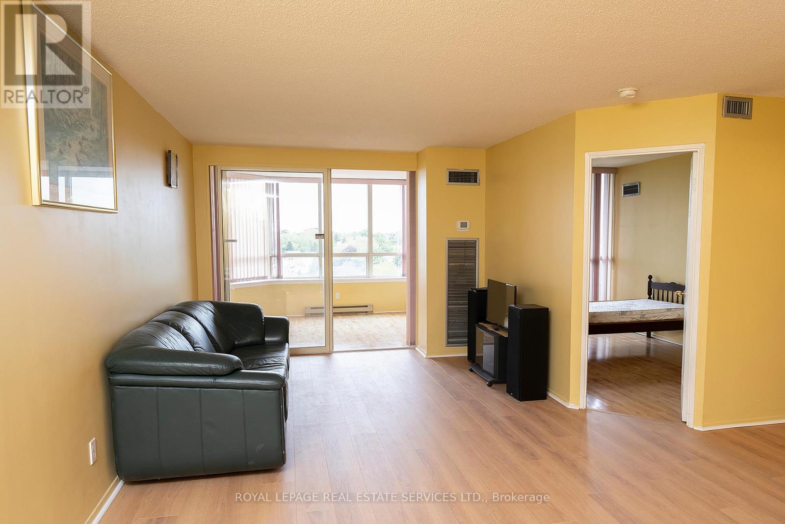 702 - 175 Bamburgh Circle, Toronto, Ontario  M1W 3X8 - Photo 3 - E13085946
